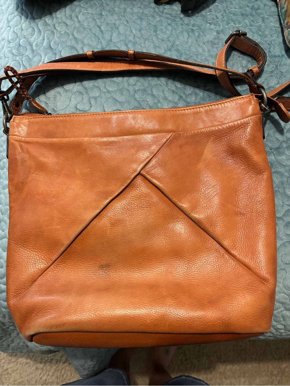 Classic Women's Leather Shoulder Bag - Tan